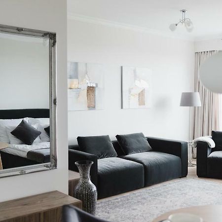 Luxlux Apartments Metro Slodowiec Varşova Dış mekan fotoğraf