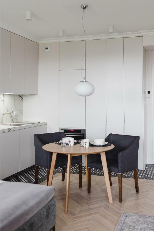 Luxlux Apartments Metro Slodowiec Varşova Dış mekan fotoğraf