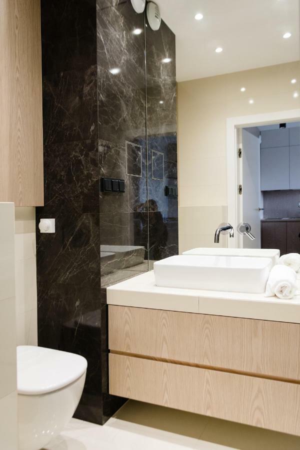 Luxlux Apartments Metro Slodowiec Varşova Dış mekan fotoğraf