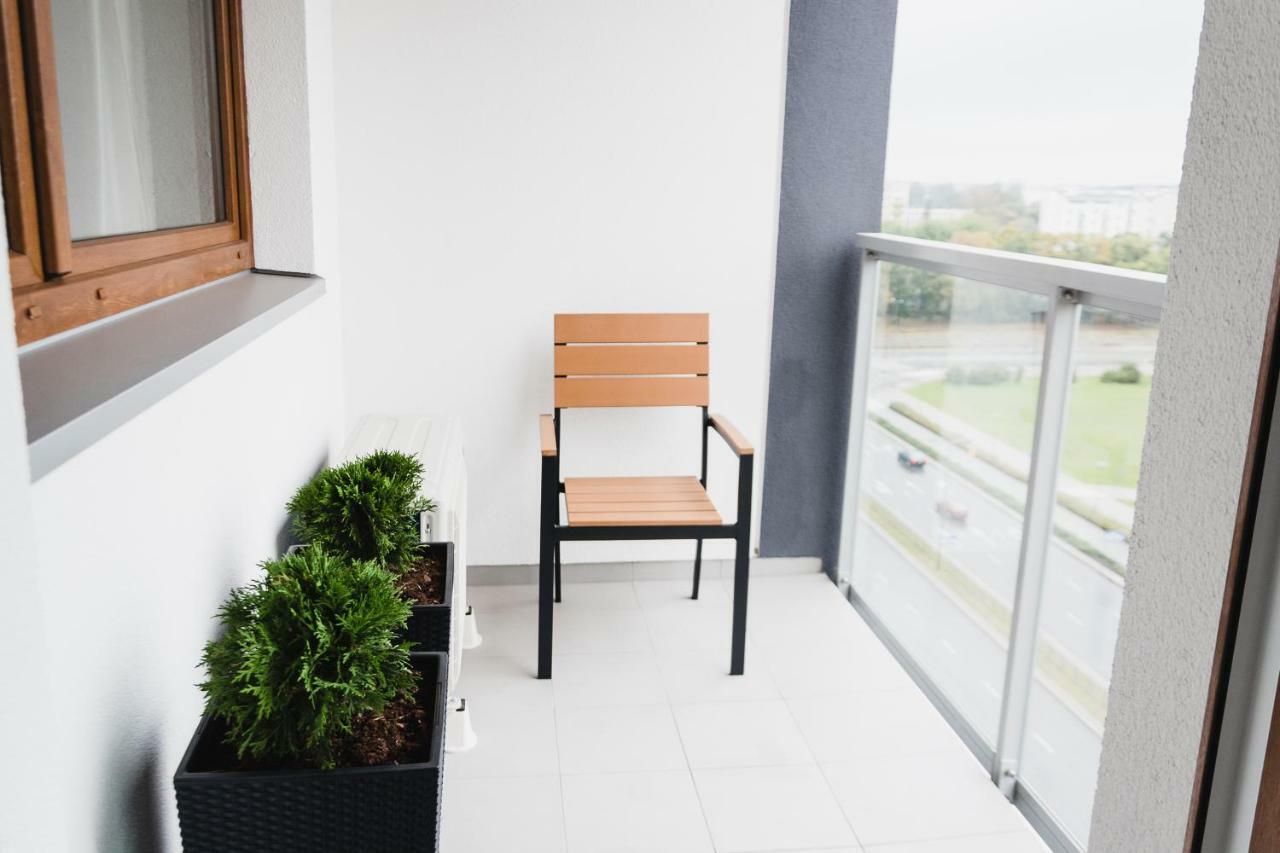 Luxlux Apartments Metro Slodowiec Varşova Dış mekan fotoğraf