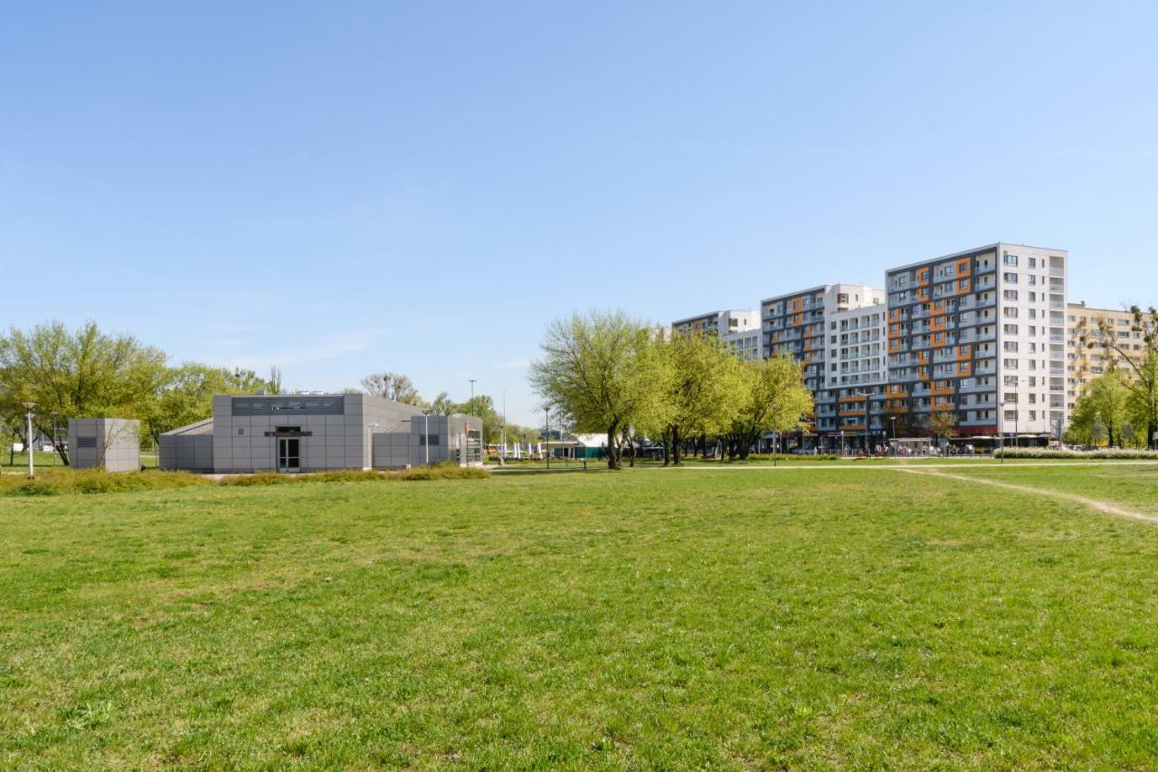 Luxlux Apartments Metro Slodowiec Varşova Dış mekan fotoğraf